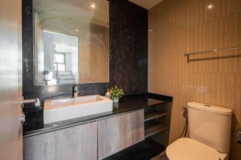 Кондоминиум с 3 спальнями в Пхракханонге, Бангкок, Таиланд № 133806 - фото 8