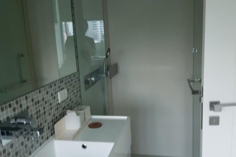 Condo in Watthana, Bangkok, Thailand, 2 bedrooms  № 133755 - photo 16