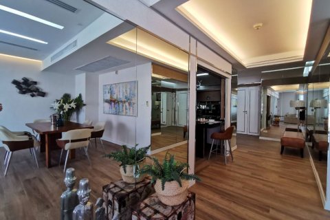 Condo à Watthana, Bangkok, Thaïlande, 3 chambres  № 133753 - photo 2