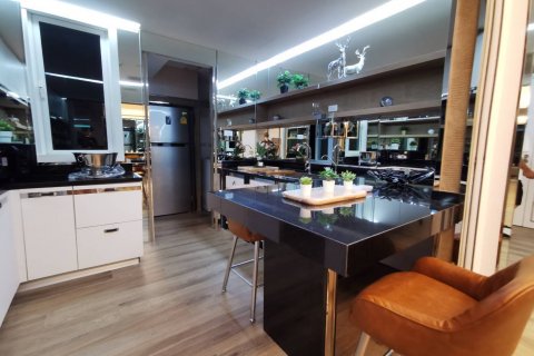 Condo à Watthana, Bangkok, Thaïlande, 3 chambres  № 133753 - photo 3