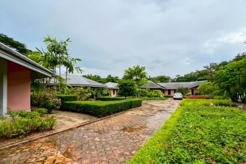 Villa in Cha-am, Thailand 5 bedrooms № 135168 - photo 9