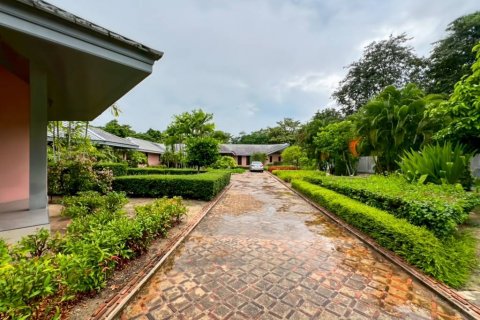 Villa in Cha-am, Thailand 5 bedrooms № 135168 - photo 8