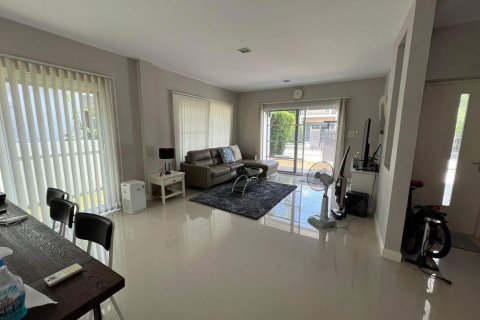 House in Phuket, Thailand 3 bedrooms № 148481 - photo 2