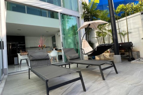 Villa in Phuket, Thailand 4 bedrooms № 137592 - photo 7