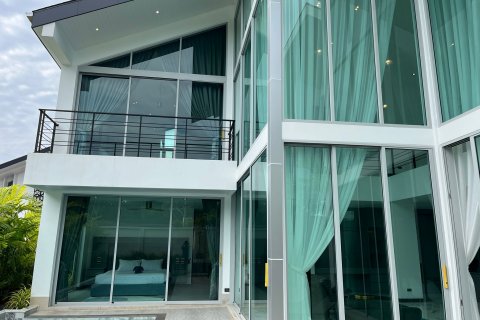 Villa in Phuket, Thailand 4 bedrooms № 137592 - photo 9