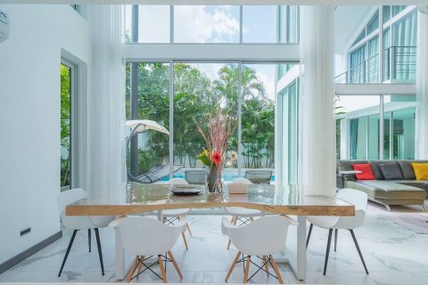 Villa in Phuket, Thailand 4 bedrooms № 137592 - photo 5