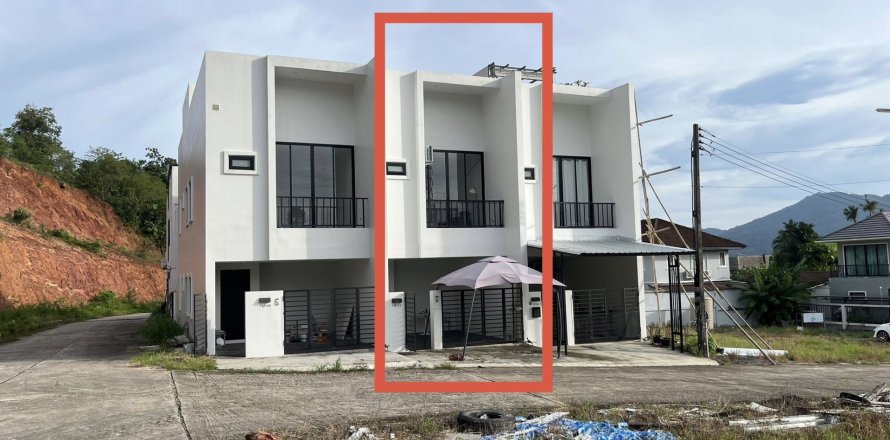 Townhouse in Kathu, Thailand 3 bedrooms № 137594