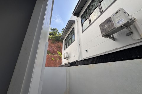 Townhouse in Kathu, Thailand 3 bedrooms № 137594 - photo 24