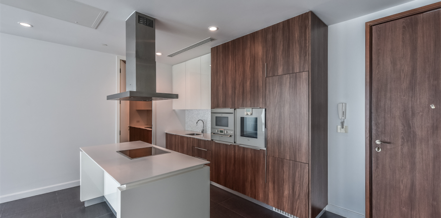 Condo in Bangkok, Thailand, 2 bedrooms  № 184381