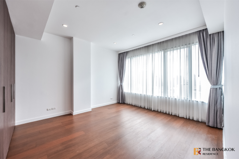 Condo in Bangkok, Thailand, 2 bedrooms № 184380 - photo 4