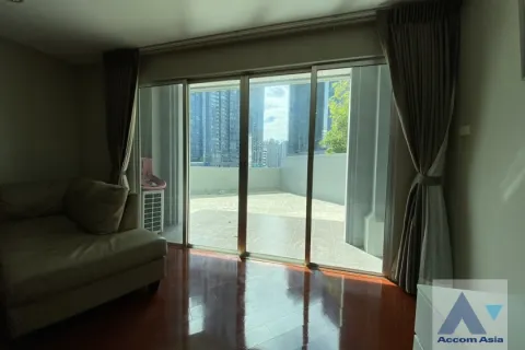 Duplex in Huai Khwang, Bangkok, Thailand 5 Schlafzimmer № 215868 - Foto 3