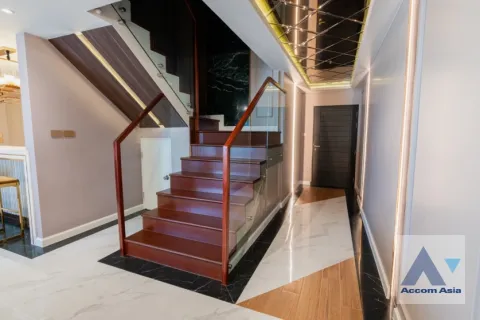 Eigentumswohnung in Huai Khwang, Bangkok, Thailand, 3 Schlafzimmer № 215869 - Foto 10