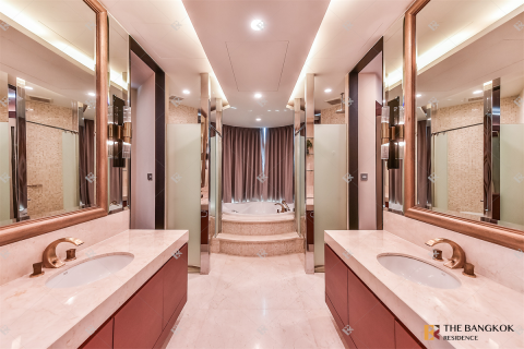 Condo in Bangkok, Thailand, 3 bedrooms № 184337 - photo 9