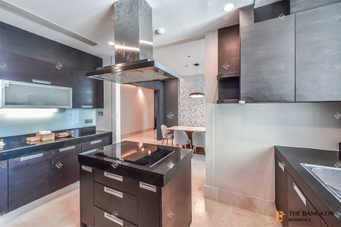 Condo in Bangkok, Thailand, 3 bedrooms № 184337 - photo 3