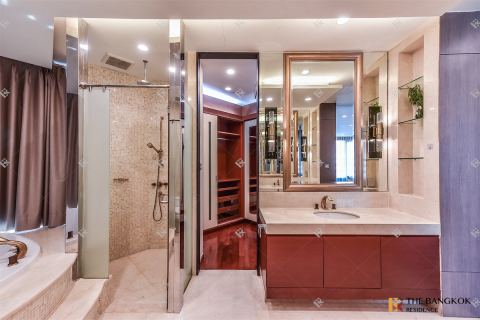 Condo in Bangkok, Thailand, 3 bedrooms № 184337 - photo 5