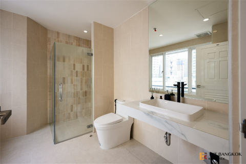 Condo in Bangkok, Thailand, 3 bedrooms  № 184339 - photo 4