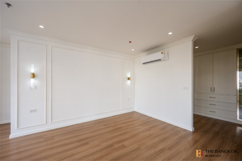 Condo in Bangkok, Thailand, 3 bedrooms  № 184339 - photo 8