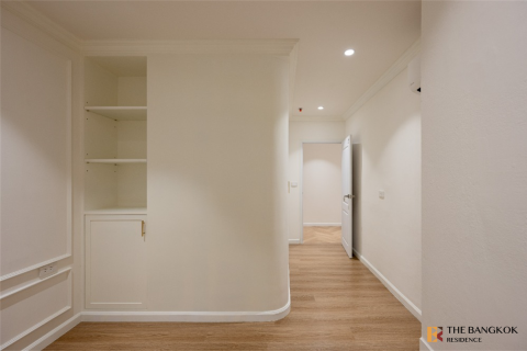 Condo in Bangkok, Thailand, 3 bedrooms  № 184339 - photo 3