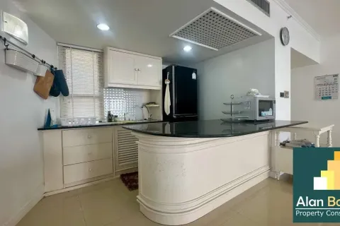 Condominio de 2 dormitorios en Jomtien Beach, Pattaya, Tailandia № 211002 - foto 4