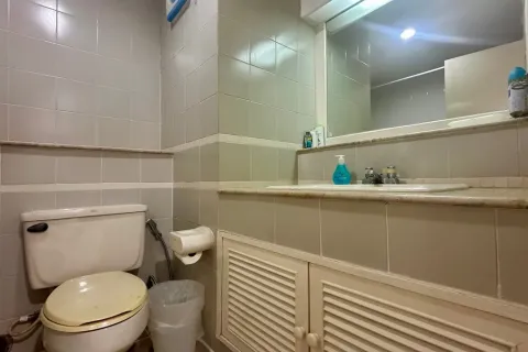 Condominio de 2 dormitorios en Jomtien Beach, Pattaya, Tailandia № 211002 - foto 30