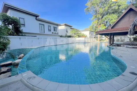 Condominio de 2 dormitorios en Jomtien Beach, Pattaya, Tailandia № 211001 - foto 2