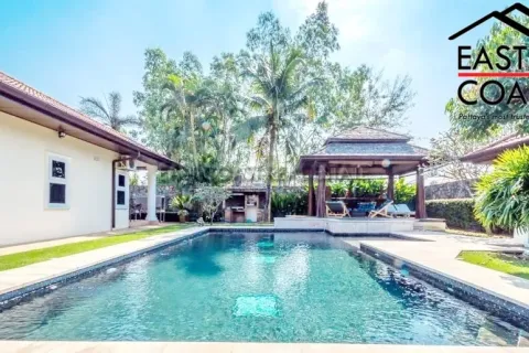Casa de 4 dormitorios en Pattaya, Tailandia № 212885 - foto 2