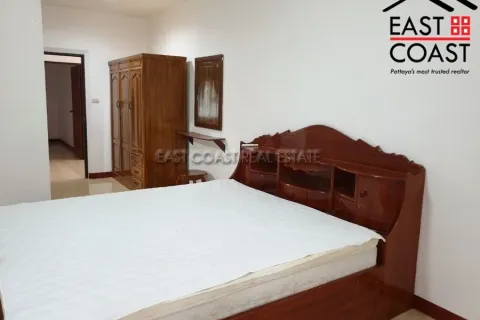 Casa de 4 dormitorios en Jomtien Beach, Pattaya, Tailandia № 212887 - foto 8