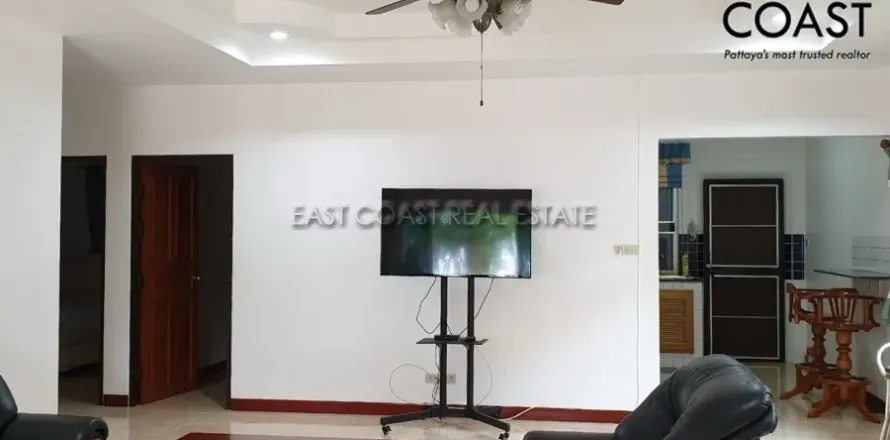 Casa de 4 dormitorios en Jomtien Beach, Pattaya, Tailandia № 212887
