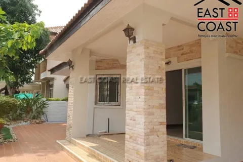 Casa de 4 dormitorios en Jomtien Beach, Pattaya, Tailandia № 212887 - foto 14