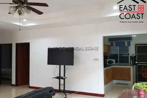 Casa de 4 dormitorios en Jomtien Beach, Pattaya, Tailandia № 212887 - foto 3