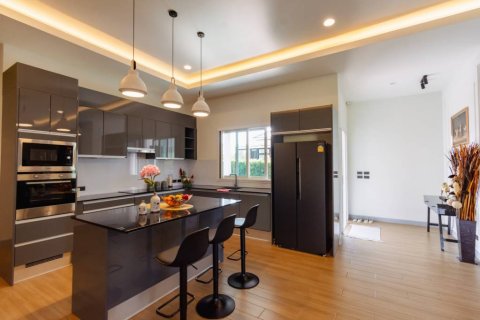 Villa in Hua Hin, Thailand 3 bedrooms № 172833 - photo 8