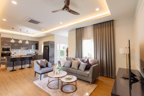 Villa in Hua Hin, Thailand 3 bedrooms № 172833 - photo 4