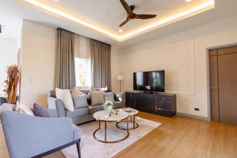 Villa in Hua Hin, Thailand 3 bedrooms № 172833 - photo 2