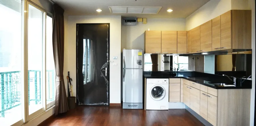 Studio dans le Condo à Pathum Wan, Bangkok, Thaïlande  № 151808