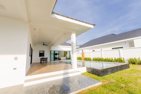 Дом в Хуа Хине, Таиланд с 3 спальнями  № 151813 - фото 4