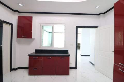 House in Udon Thani, Thailand 5 bedrooms № 163066 - photo 20