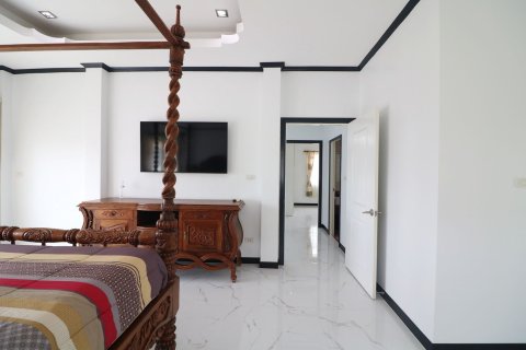 House in Udon Thani, Thailand 5 bedrooms № 163066 - photo 28