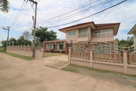 House in Udon Thani, Thailand 5 bedrooms № 163066 - photo 3