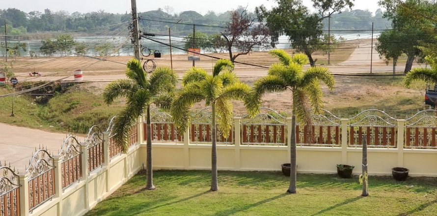 House in Udon Thani, Thailand 5 bedrooms № 163066