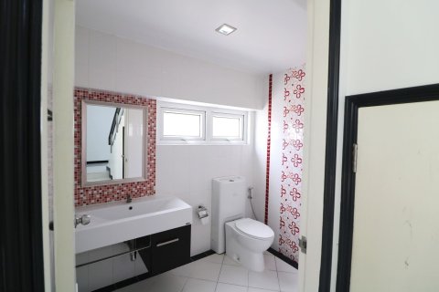 House in Udon Thani, Thailand 5 bedrooms № 163066 - photo 21