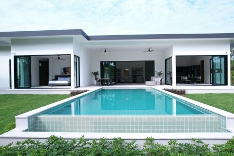 Villa in Cha-am, Thailand 3 bedrooms № 163069