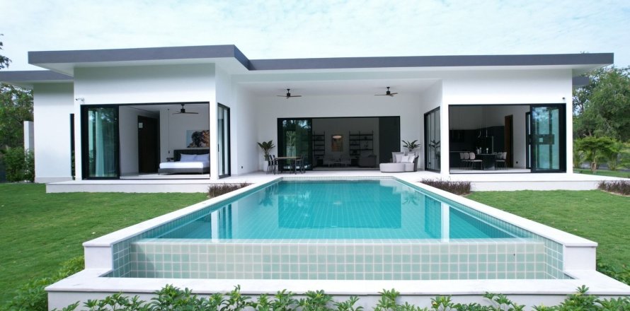 Villa in Cha-am, Thailand 3 bedrooms № 163069