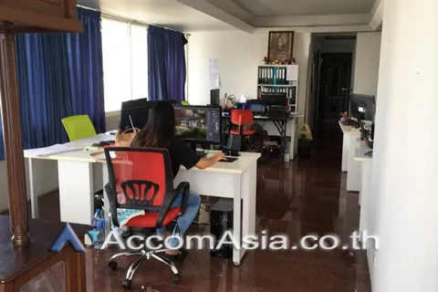 Studio in the Condo in Bang Rak, Bangkok, Thailand  № 216727 - Foto 2