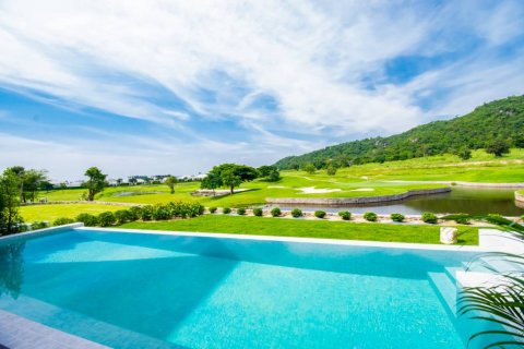 Villa in Hua Hin, Thailand 4 bedrooms № 114066 - photo 2