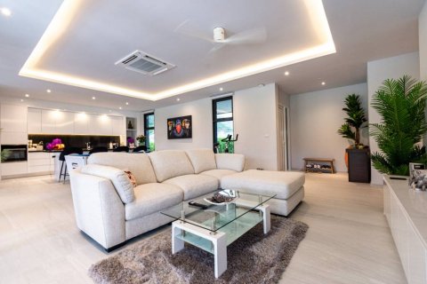 Villa in Hua Hin, Thailand 4 bedrooms № 114066 - photo 5