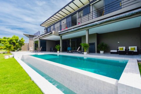 Villa in Hua Hin, Thailand 4 bedrooms № 114066 - photo 1