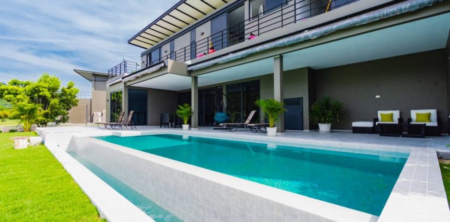 Villa in Hua Hin, Thailand 4 bedrooms № 114066
