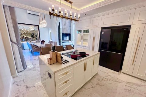 Villa in Phuket, Thailand 5 bedrooms № 135608 - photo 5