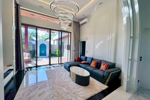 Villa in Phuket, Thailand 5 bedrooms № 135608 - photo 4