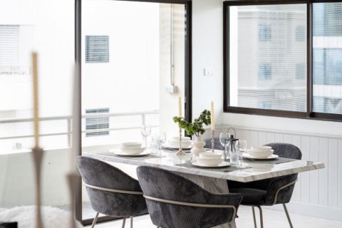 Condo in Khlong Toei, Bangkok, Thailand, 2 bedrooms  № 138946 - photo 7